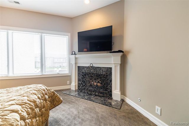 24 Kreger Drive, Wyandotte, MI 48192