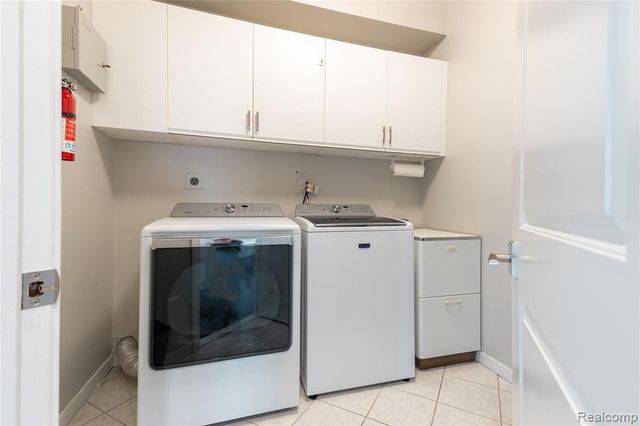 24 Kreger Drive, Wyandotte, MI 48192