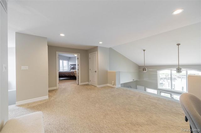 24 Kreger Drive, Wyandotte, MI 48192