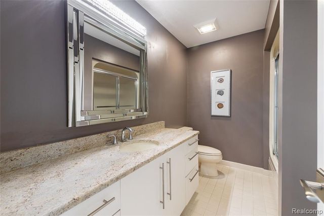 24 Kreger Drive, Wyandotte, MI 48192