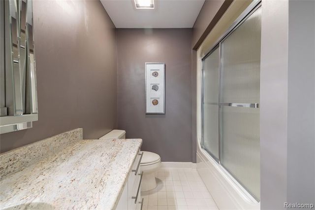 24 Kreger Drive, Wyandotte, MI 48192