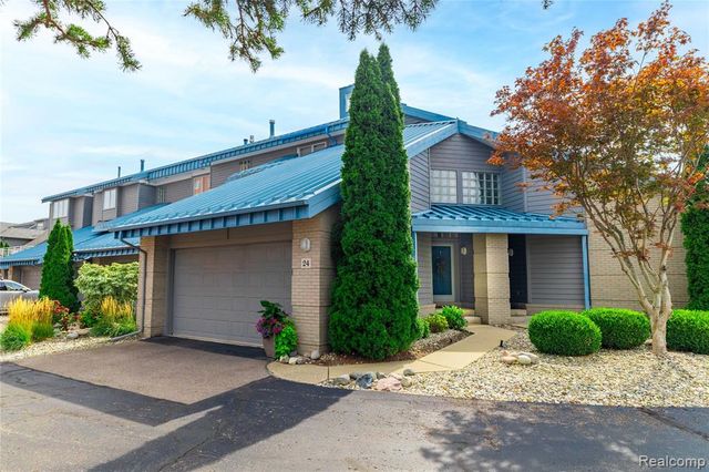 24 Kreger Drive, Wyandotte, MI 48192