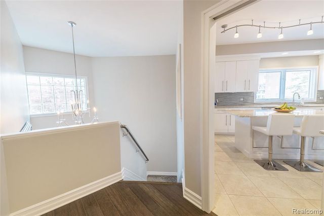 24 Kreger Drive, Wyandotte, MI 48192