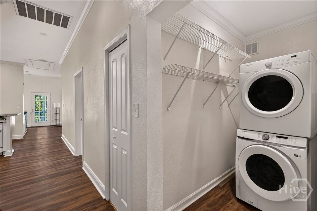 Image 16 of property listing at 743 E Henry Street, Savannah, GA 31401