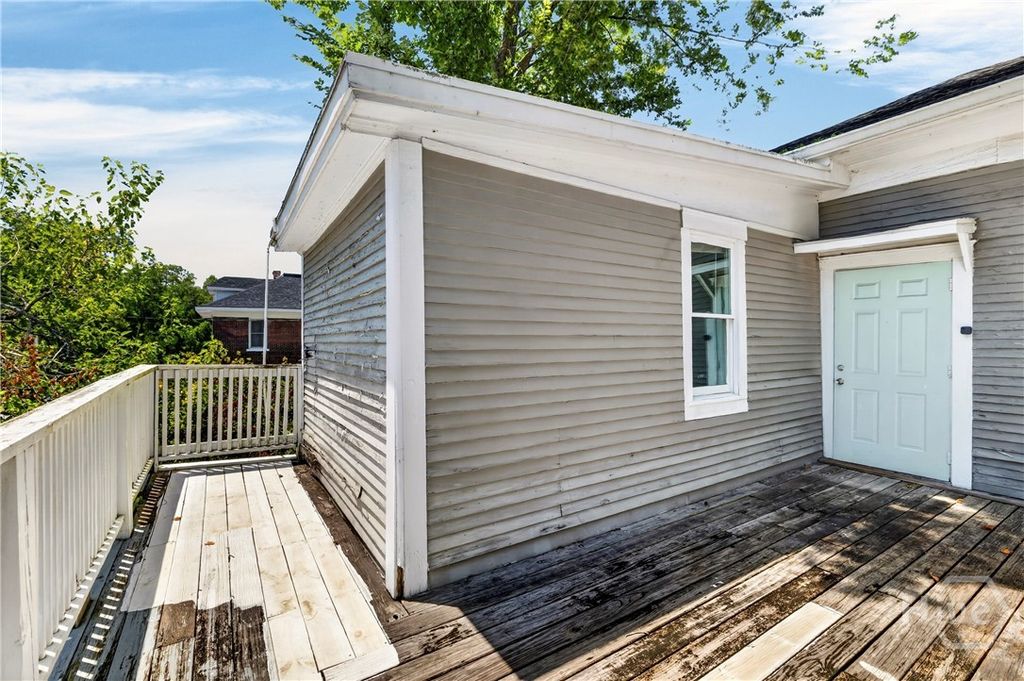 Image 17 of property listing at 743 E Henry Street, Savannah, GA 31401