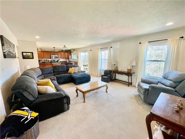 138 Rose Ave, Canonsburg, PA 15317