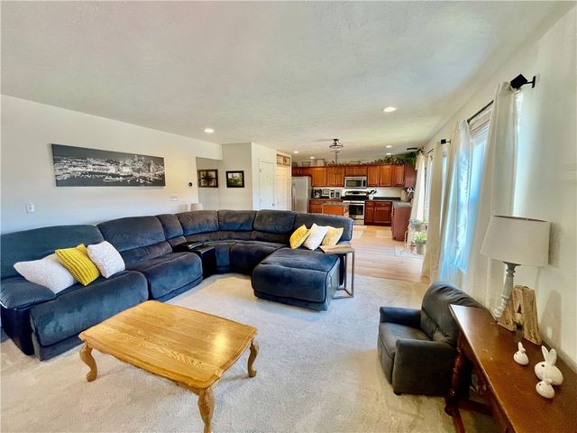 138 Rose Ave, Canonsburg, PA 15317