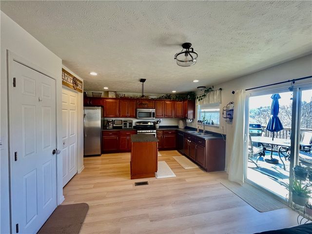 138 Rose Ave, Canonsburg, PA 15317
