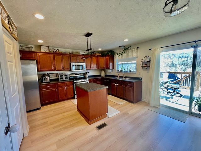 138 Rose Ave, Canonsburg, PA 15317