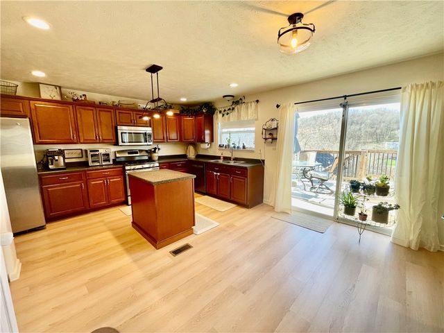 138 Rose Ave, Canonsburg, PA 15317
