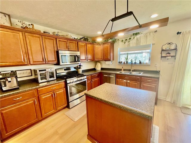 138 Rose Ave, Canonsburg, PA 15317