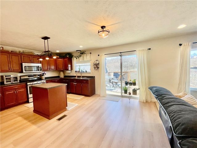 138 Rose Ave, Canonsburg, PA 15317