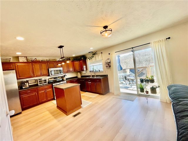 138 Rose Ave, Canonsburg, PA 15317