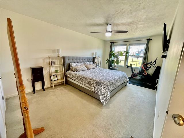 138 Rose Ave, Canonsburg, PA 15317