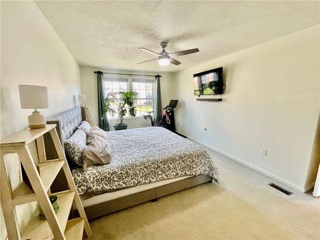138 Rose Ave, Canonsburg, PA 15317
