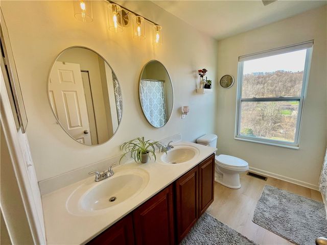 138 Rose Ave, Canonsburg, PA 15317