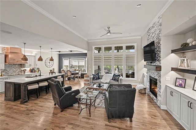 5507 NW 111th Place, Kansas City, MO 64154