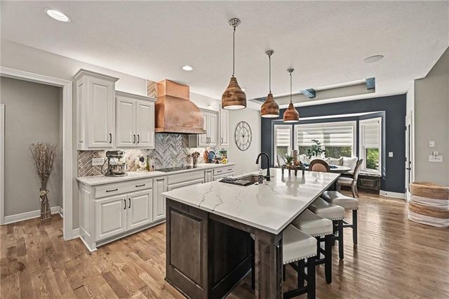 5507 NW 111th Place, Kansas City, MO 64154