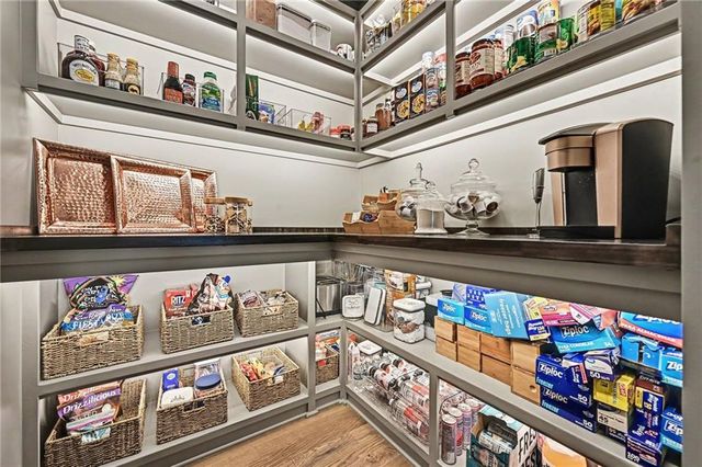 5507 NW 111th Place, Kansas City, MO 64154