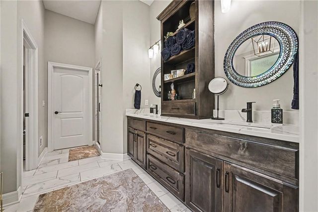 5507 NW 111th Place, Kansas City, MO 64154