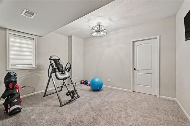 5507 NW 111th Place, Kansas City, MO 64154