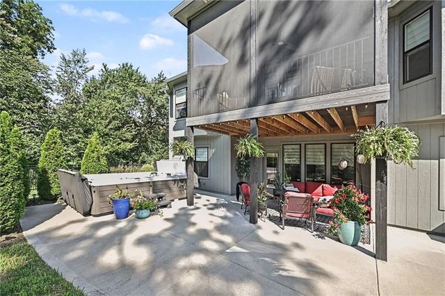 5507 NW 111th Place, Kansas City, MO 64154