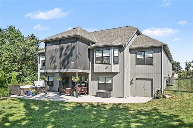 5507 NW 111th Place, Kansas City, MO 64154