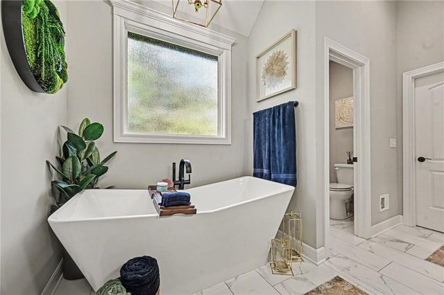 5507 NW 111th Place, Kansas City, MO 64154
