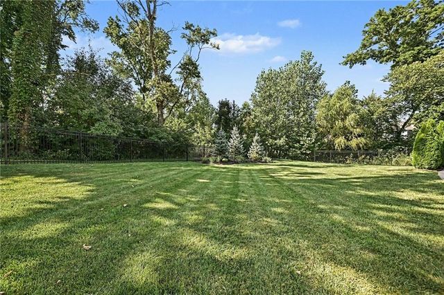 5507 NW 111th Place, Kansas City, MO 64154