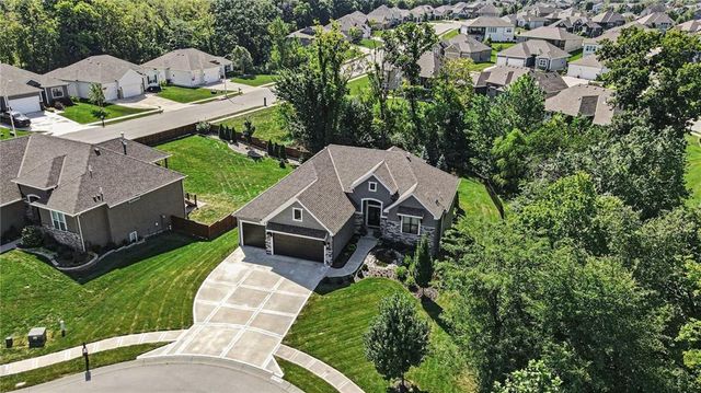 5507 NW 111th Place, Kansas City, MO 64154