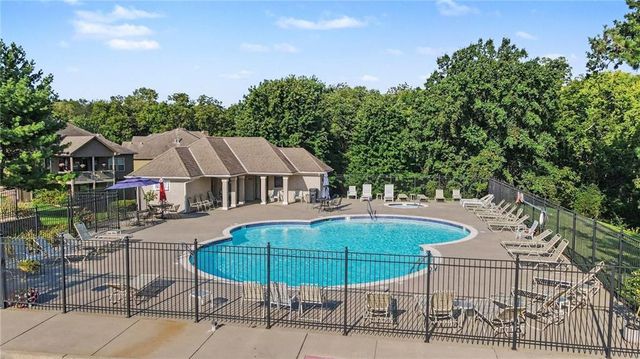 5507 NW 111th Place, Kansas City, MO 64154