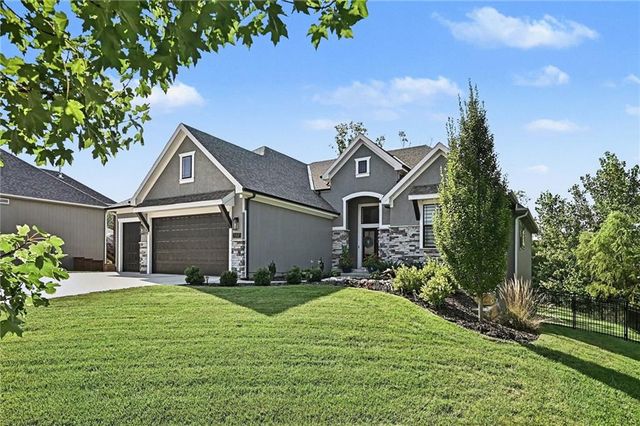 5507 NW 111th Place, Kansas City, MO 64154