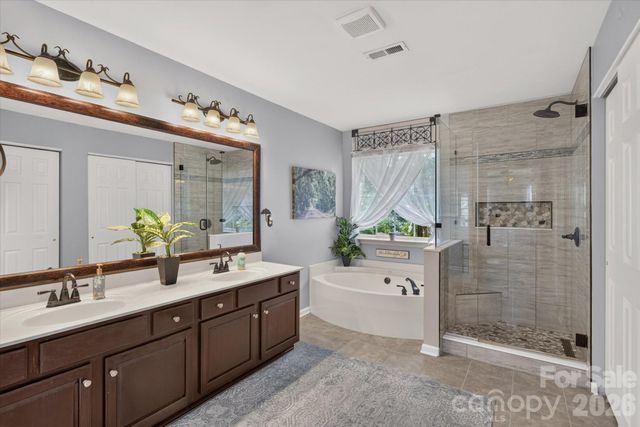 4134 Oakton Ridge Court, Matthews, NC 28105