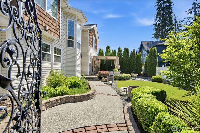 12832 NE 70th Place, Kirkland, WA 98033