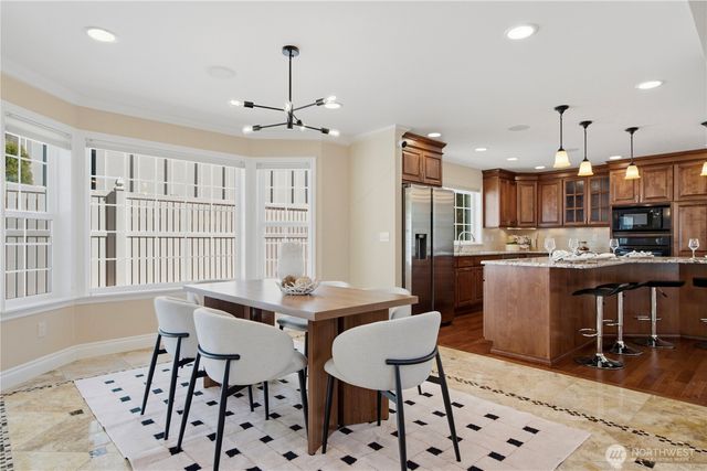 12832 NE 70th Place, Kirkland, WA 98033