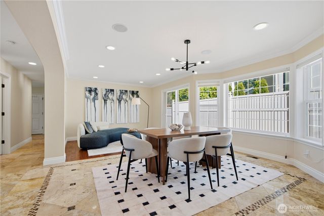 12832 NE 70th Place, Kirkland, WA 98033