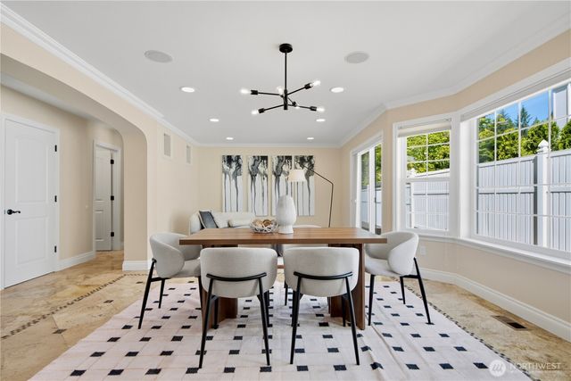 12832 NE 70th Place, Kirkland, WA 98033