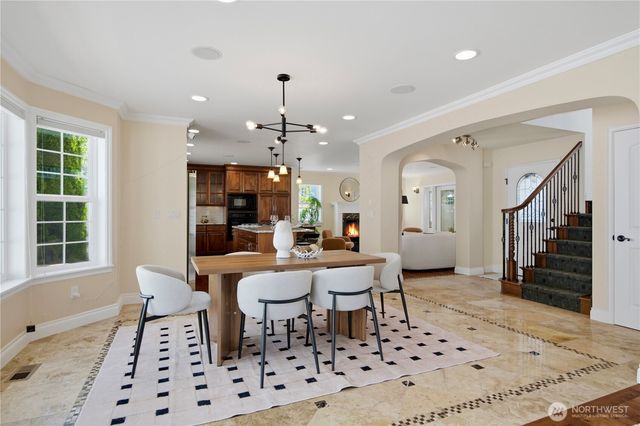 12832 NE 70th Place, Kirkland, WA 98033