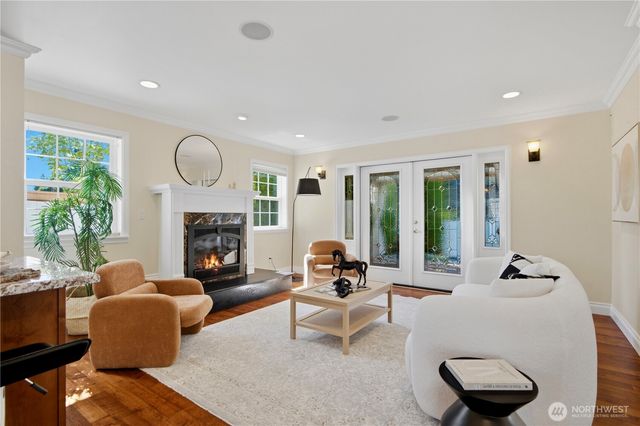 12832 NE 70th Place, Kirkland, WA 98033