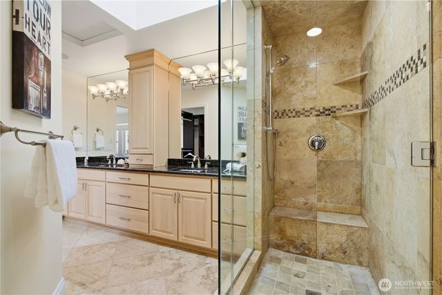 12832 NE 70th Place, Kirkland, WA 98033