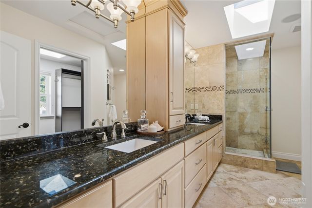 12832 NE 70th Place, Kirkland, WA 98033