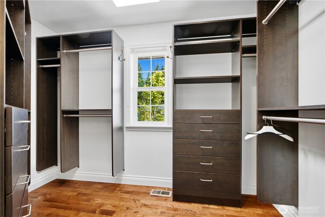 12832 NE 70th Place, Kirkland, WA 98033