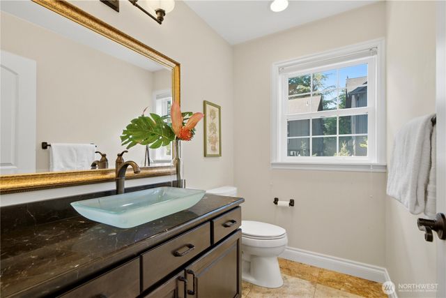 12832 NE 70th Place, Kirkland, WA 98033