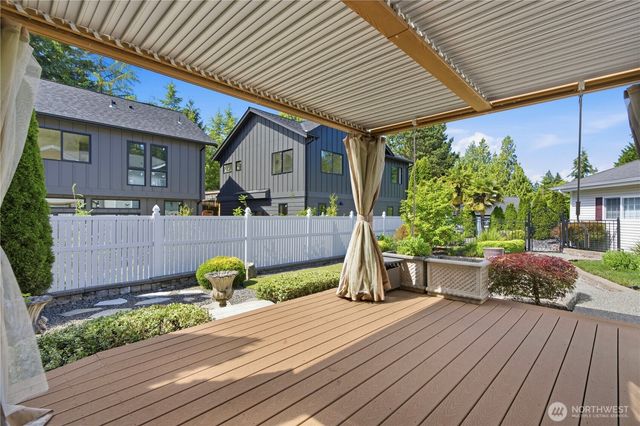 12832 NE 70th Place, Kirkland, WA 98033
