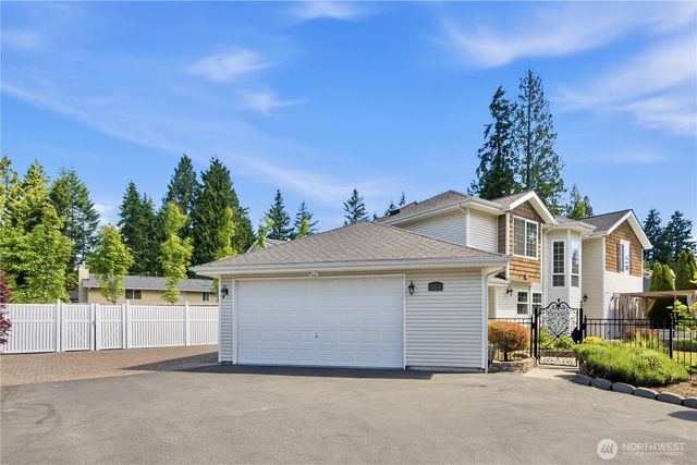 12832 NE 70th Place, Kirkland, WA 98033