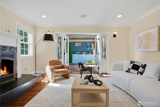 12832 NE 70th Place, Kirkland, WA 98033