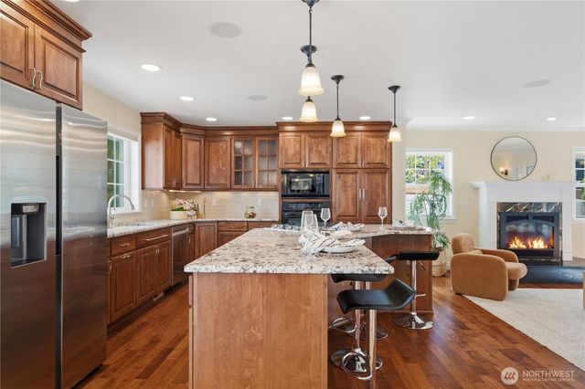12832 NE 70th Place, Kirkland, WA 98033