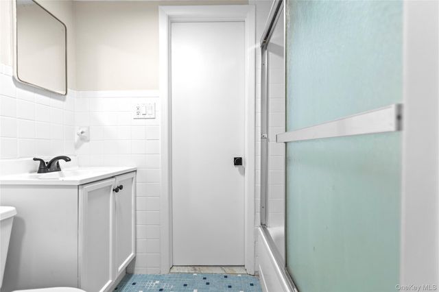 246 Atlantic Place second floor, Hauppauge, NY 11788