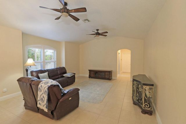 2879 SE Peru Street, Port Saint Lucie, FL 34984