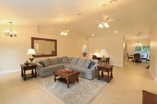 2879 SE Peru Street, Port Saint Lucie, FL 34984